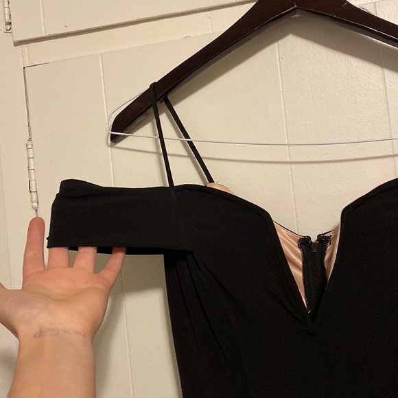 Almost brand new prom dress - Picture 2 of 2